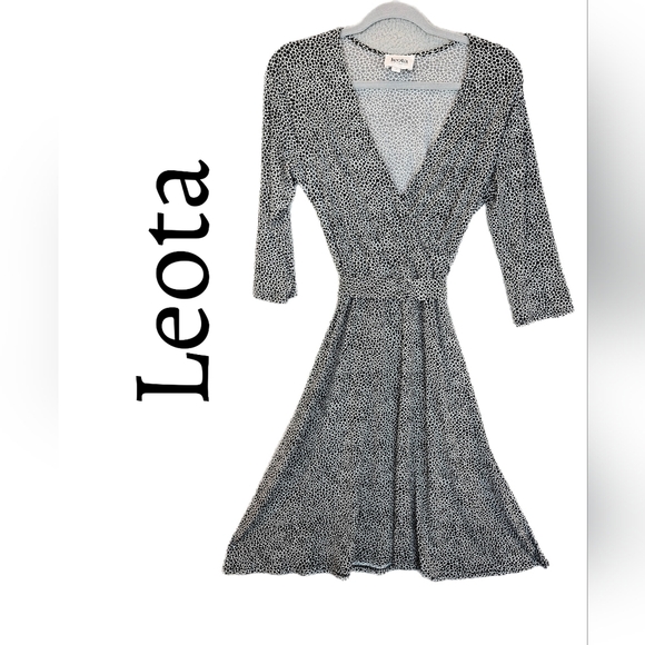Leota Womens Perfect Faux Wrap Dress Sz M Black-White Animal Print Deep V Neck - Picture 1 of 9
